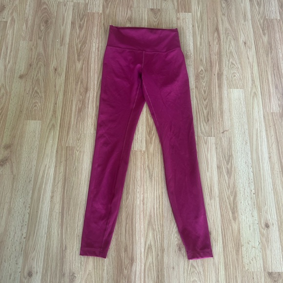 Lululemon Wunder Train High-Rise Tight 28" Leggings
Size 6 - Picture 3 of 9